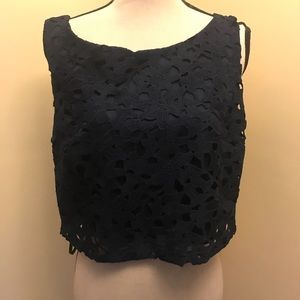 Like new Jessica Simpson navy lace shell. Sz 12.